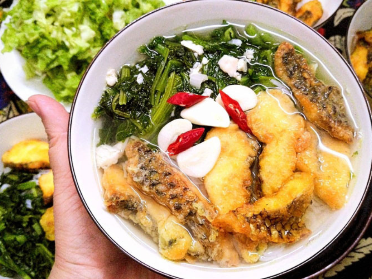 Bún cá rô đồng Hà Nam nổi tiếng với vị ngọt thanh và thịt cá chắc mềm.