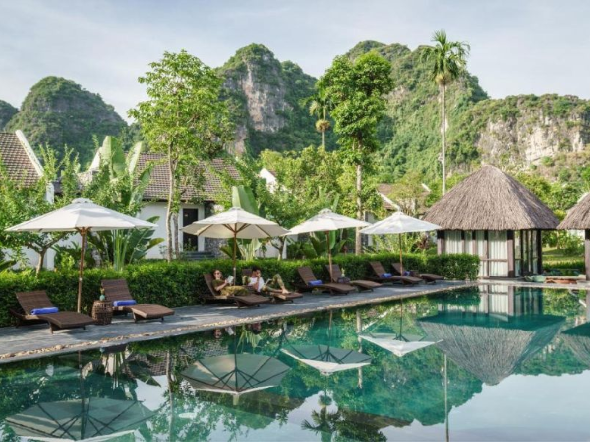 Du khách tại Aravinda Resort được trải nghiệm tiện ích chăm sóc sức khỏe và giải trí phong phú.