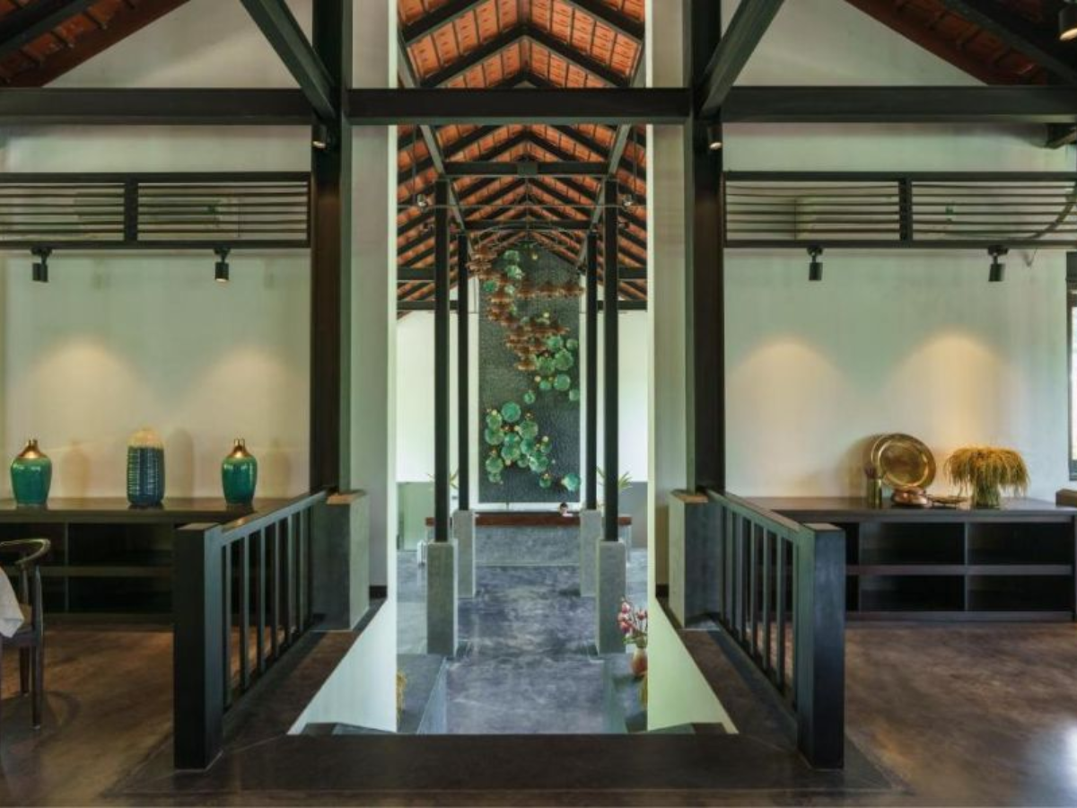 Aravinda gây ấn tượng bởi kiến trúc tinh giản nhưng sang trọng hài hòa với cảnh quan tự nhiên.