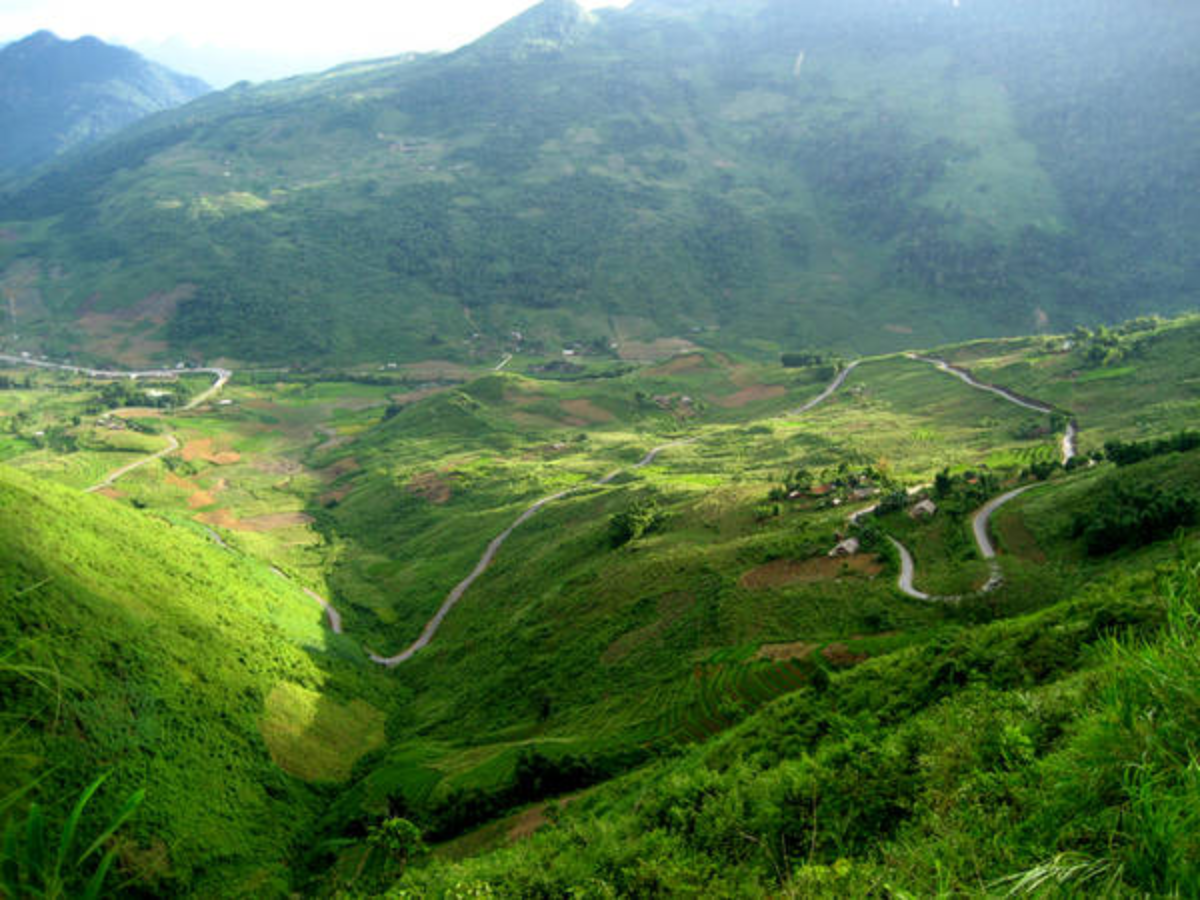 Tam Điệp hiện lên như thị trấn nhỏ giữa núi đá gợi nhớ chiến công hào hùng của Hai Bà Trưng.