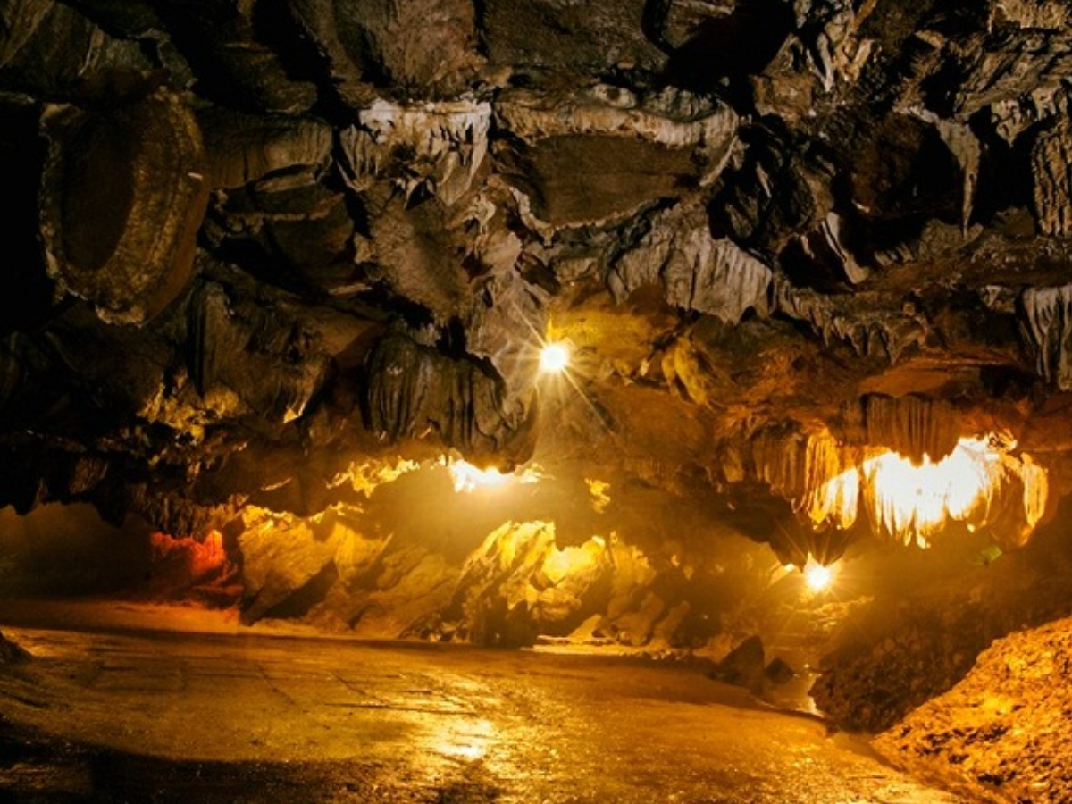 Hang Nấu Rượu được xem như điểm dừng mang giá trị văn hóa và lịch sử trong tuyến Tràng An.