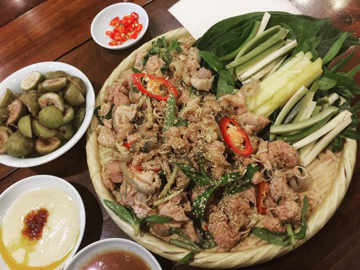 Thức thức đặc sản dê núi Ninh Bình.