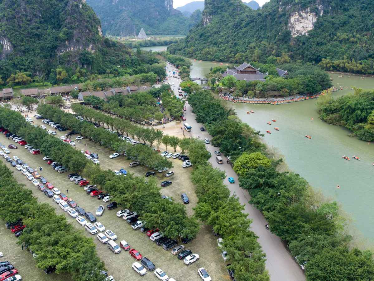 Hành trình du lịch Ninh Bình kết hợp vui chơi ở Sun World Ha Nam khá thuận tiện với các tuyến đường dễ đi và giao thông mở rộng.
