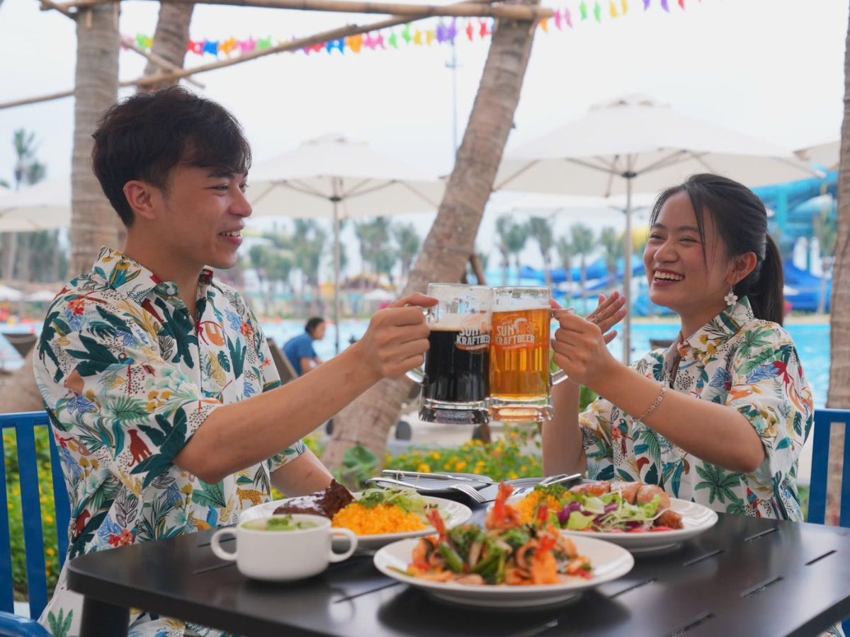 Thưởng thức ẩm thực ở Sun World Ha Nam mang đến cho du khách sự thư giãn và hồi phục năng lượng sau thời gian vui chơi thả ga cùng các trò chơi hấp dẫn.