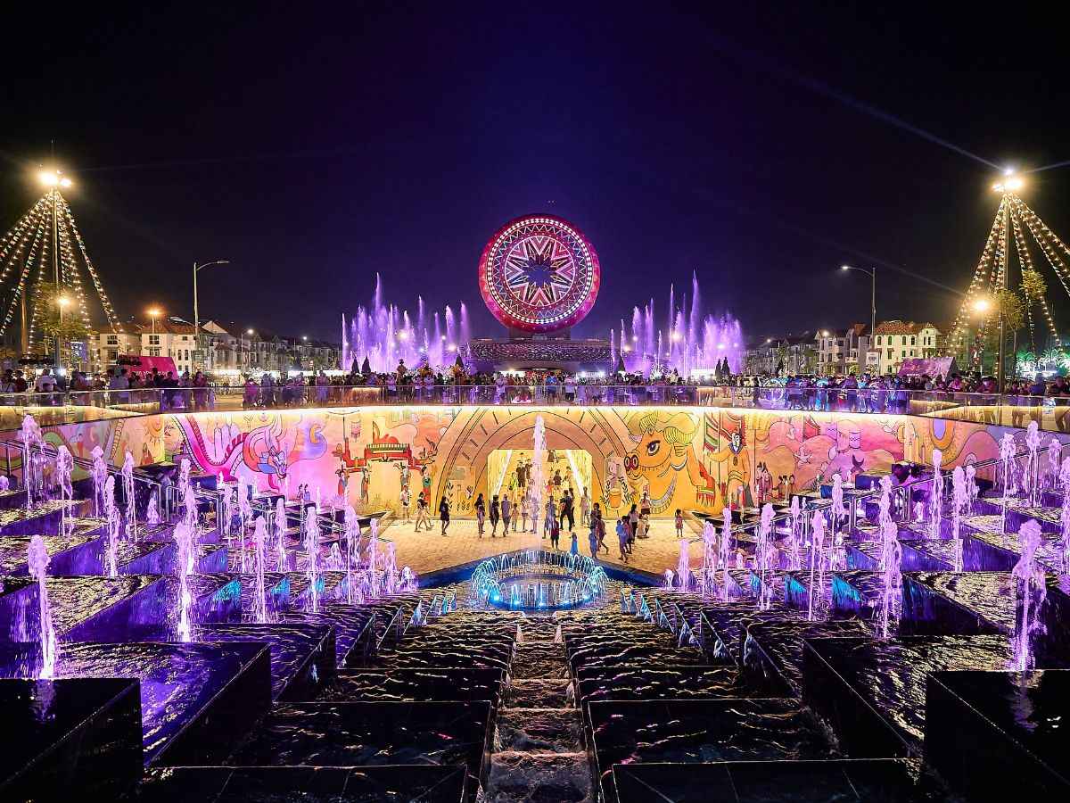 Nhạc nước tại Sun World Hà Nam thu hút du khách nhờ quy mô, sự kết hợp độc đáo giữa văn hóa truyền thống và công nghệ trình diễn hiện đại. (Nguồn: Sưu tầm)