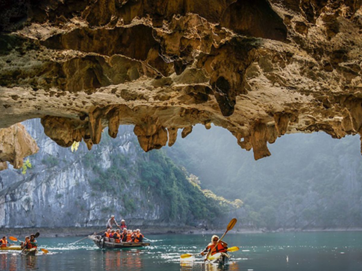 Hà Nam thu hút du khách với sự kết hợp giữa du lịch tâm linh, sinh thái và giải trí hiện đại. (Nguồn: Sưu tầm)