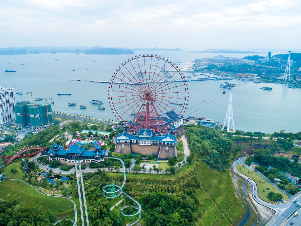 Sun World Ha Long là điểm vui chơi mùa hè nổi bật với công viên nước hiện đại. (Nguồn: Sưu tầm)