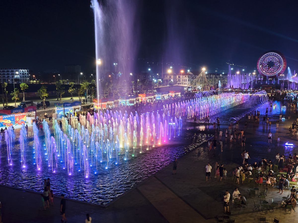 Show nhạc nước là trải nghiệm nổi bật tại Sun Urban City vào buổi tối. (Nguồn: Sưu tầm)