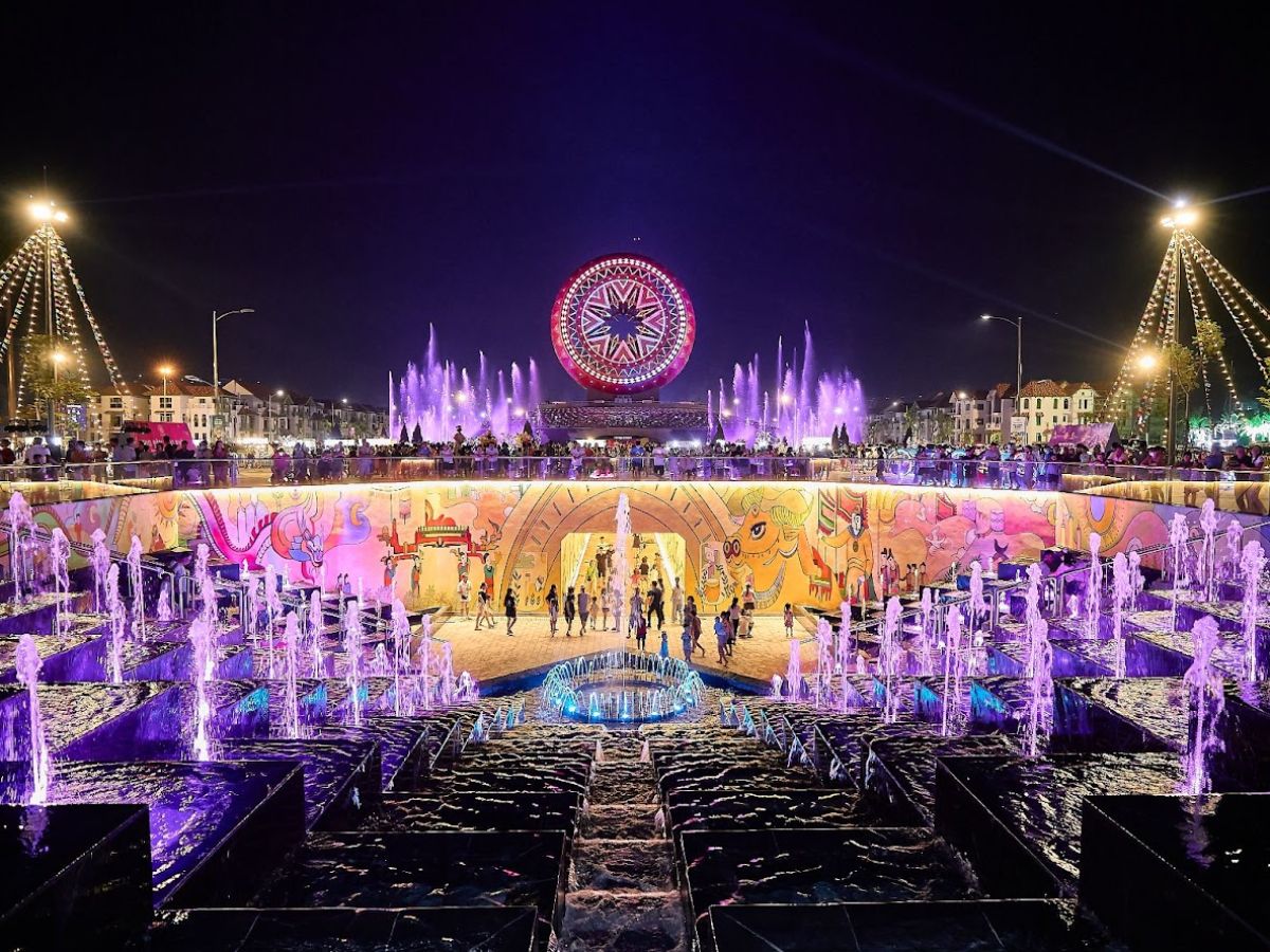 Không gian nhạc nước tại Sun Urban City nổi bật với quy mô lớn và hiệu ứng trình diễn hiện đại. (Nguồn: Sưu tầm)