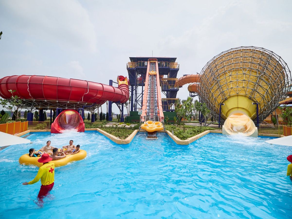 Song Làn Siêu Tốc là trò chơi cảm giác mạnh nổi bật nhất tại Sun World Ha Nam, được biết đến là làn trượt ống đua song song đầu tiên tại Đông Nam Á. (Nguồn: Sưu tầm)