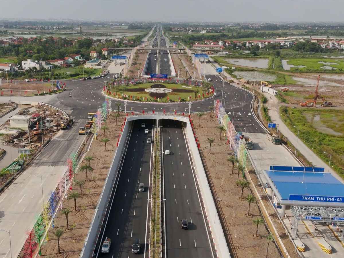 Hành trình từ Hà Nội đến Hà Nam được rút ngắn nhanh hơn nhờ vào hệ thống hạ tầng giao thông mới kết nối liên vùng. (Nguồn: Sưu tầm)