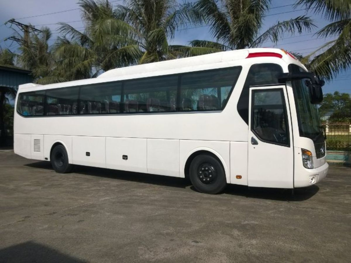 Xe khách phù hợp với người đi một mình hoặc nhóm nhỏ đến Hà Nam. (Nguồn: Sưu tầm)