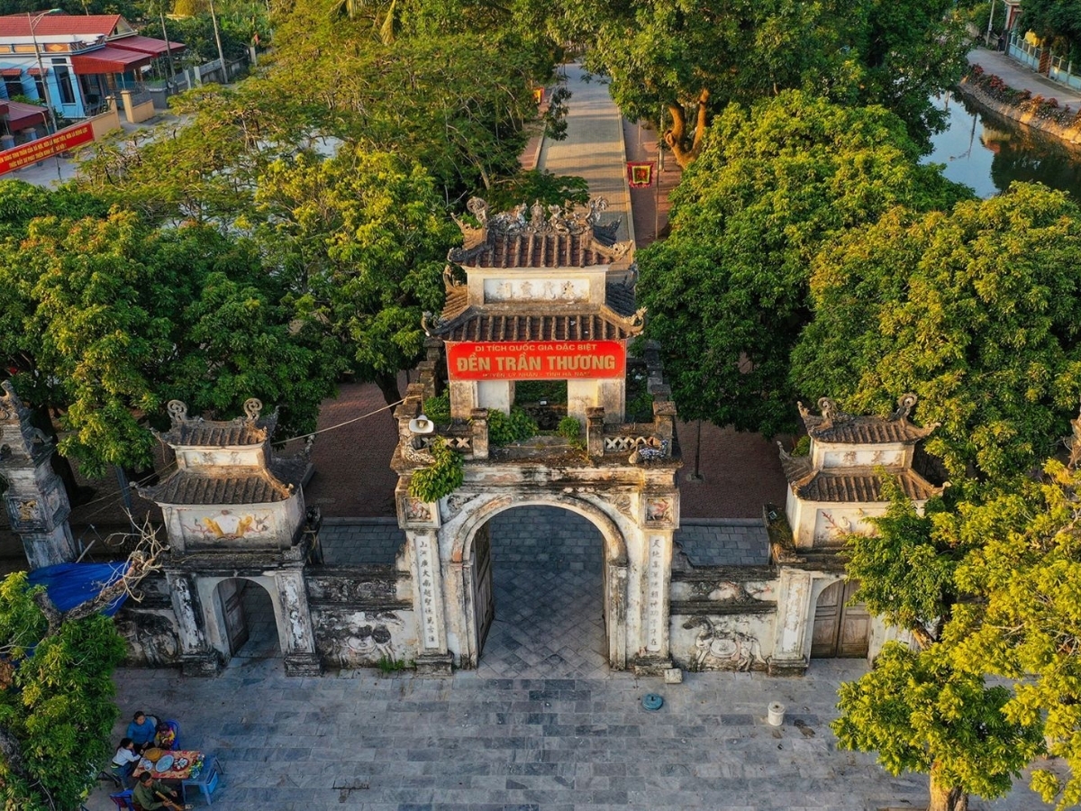 Đền Trần Thương là điểm đến tâm linh nổi tiếng, thu hút nhiều du khách khi đến Hà Nam. (Nguồn: Sưu tầm)