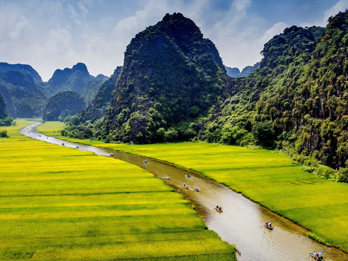 Mỗi mùa một vẻ, Tam Cốc luôn quyến rũ du khách đến chiêm ngưỡng vẻ đẹp mà tạo hóa đã ban tặng. (Nguồn: Sưu tầm)