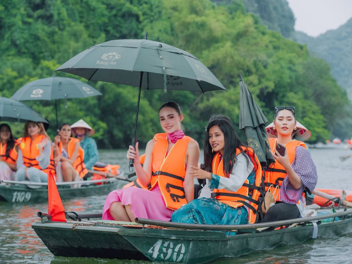 Du khách nên chuẩn bị trang phục và vật dụng phù hợp cho từng điểm đến ở Hà Nam và Ninh Bình. (Nguồn: Sưu tầm)