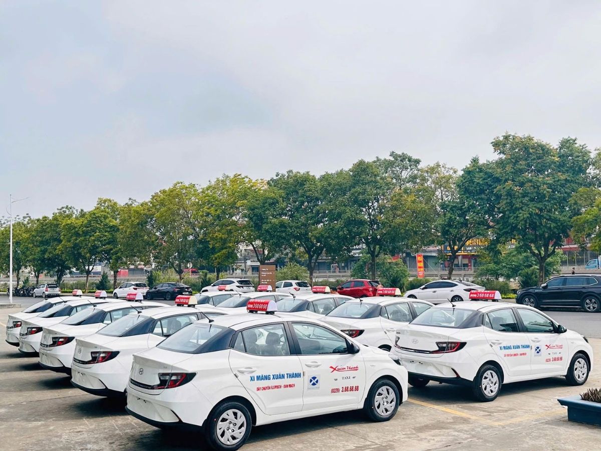 Du khách nên liên hệ đặt taxi và xe máy tại những đơn vị cho thuê uy tín tại Ninh Bình. (Nguồn: Sưu tầm)