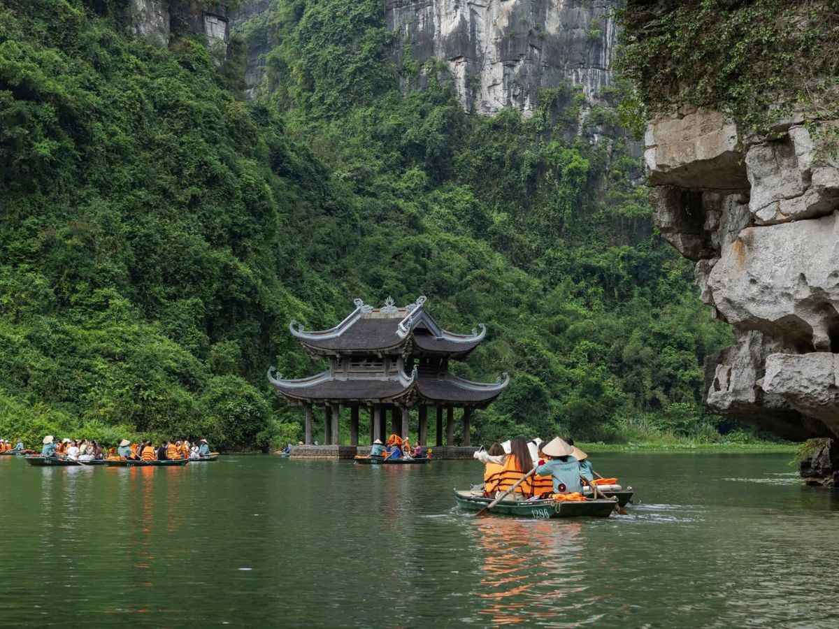 Quần thể danh thắng Tràng An nổi tiếng với cảnh quan thiên nhiên sơn thủy hữu tình. (Nguồn: Sưu tầm)