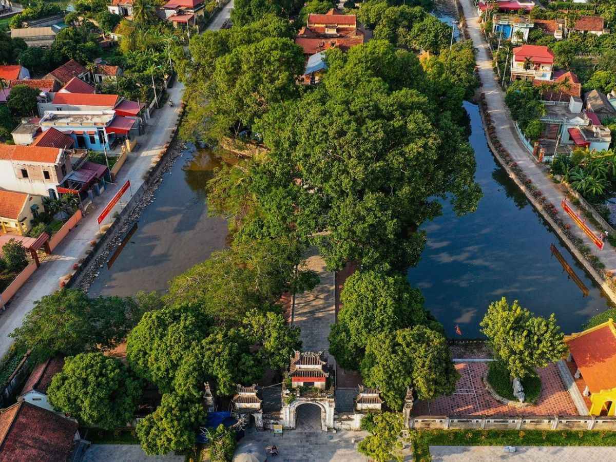 Đền Trần Thương là một di tích quốc gia đặc biệt và là điểm du lịch văn hóa tâm linh nổi tiếng ở Ninh Bình. (Nguồn: Sưu tầm)
