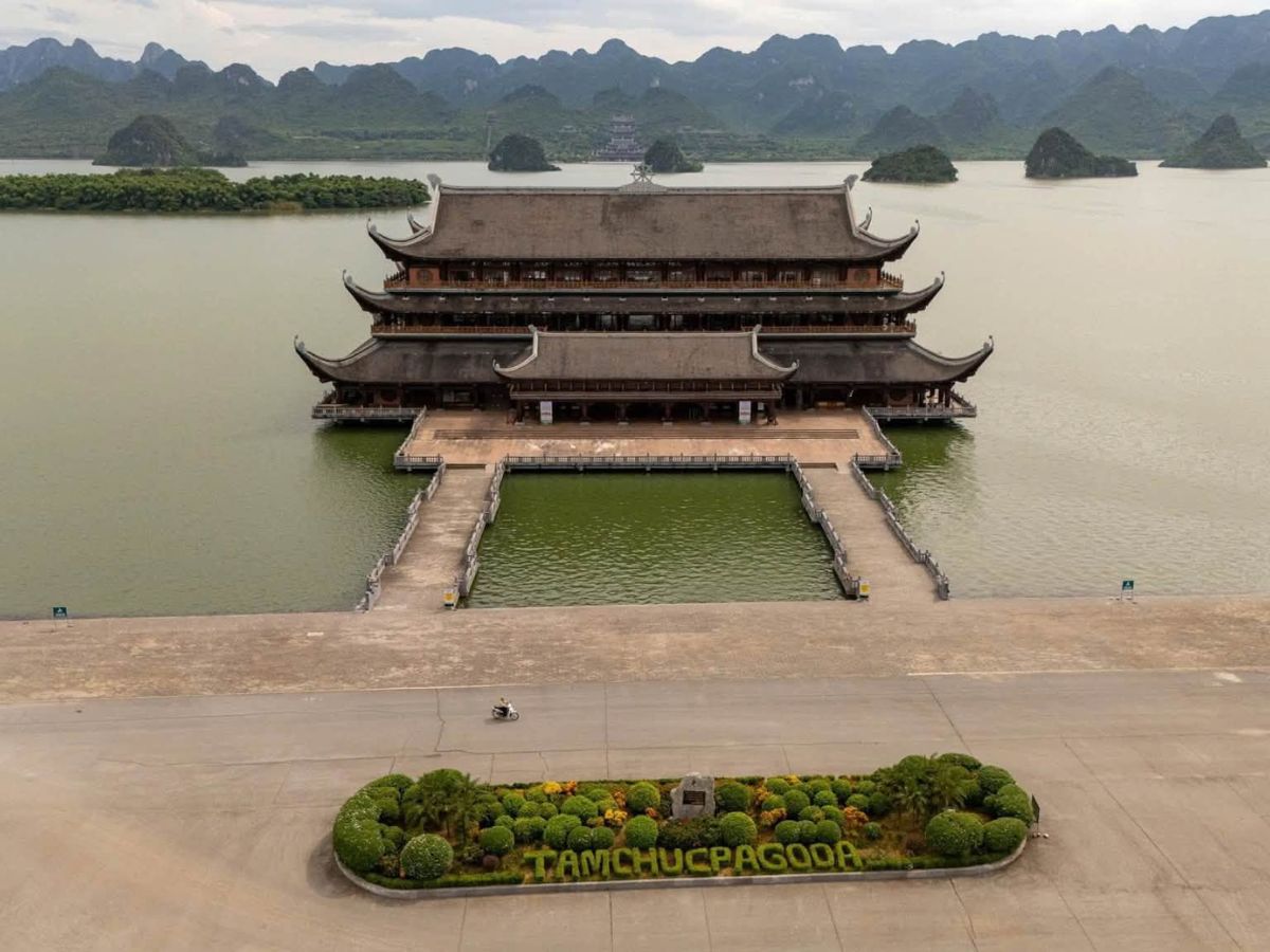 Chùa Tam Chúc là một trong những quần thể chùa lớn nhất thế giới hiện nay. (Nguồn: Sưu tầm)