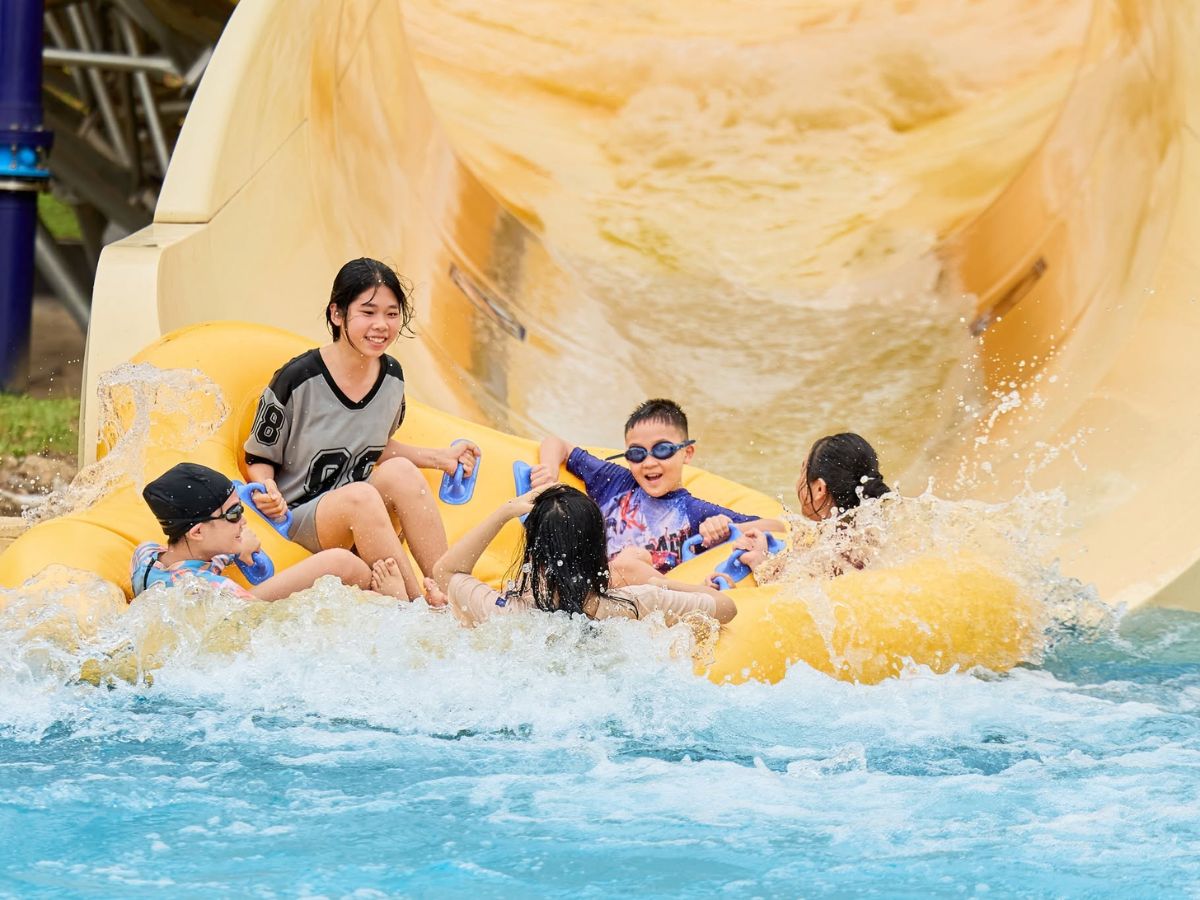 Khoảnh khắc vui chơi đầy hứng khởi của du khách tại Sun World Ha Nam. (Nguồn: Sưu tầm)