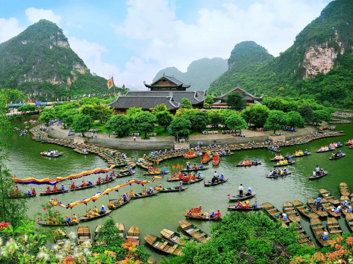 Lễ hội giữ vai trò quan trọng trong việc quảng bá hình ảnh du lịch Ninh Bình. (Nguồn: Sưu tầm)