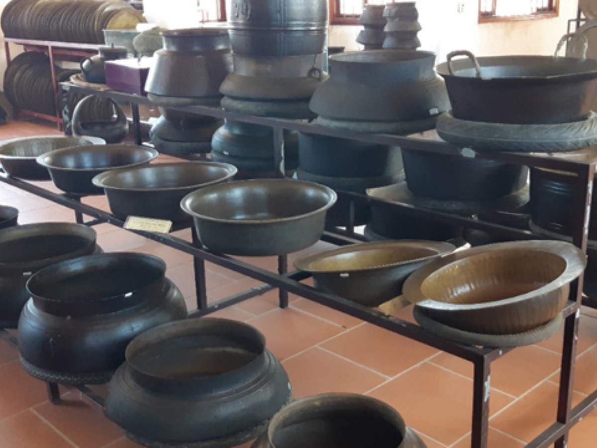 Dụng cụ sinh hoạt trong gia đình thời xưa. (Nguồn: Sưu tầm)