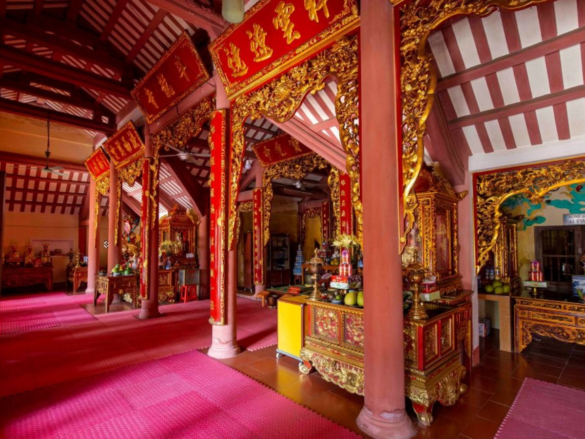 Không gian thờ tự bên trong chùa Đẩu Long. (Nguồn: Sưu tầm)