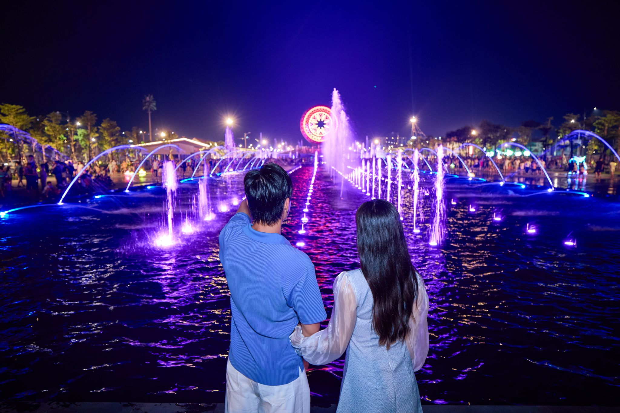 Quảng trường Thời Đại với hoạt động nhạc nước ban đêm. (Nguồn: Sưu tầm)