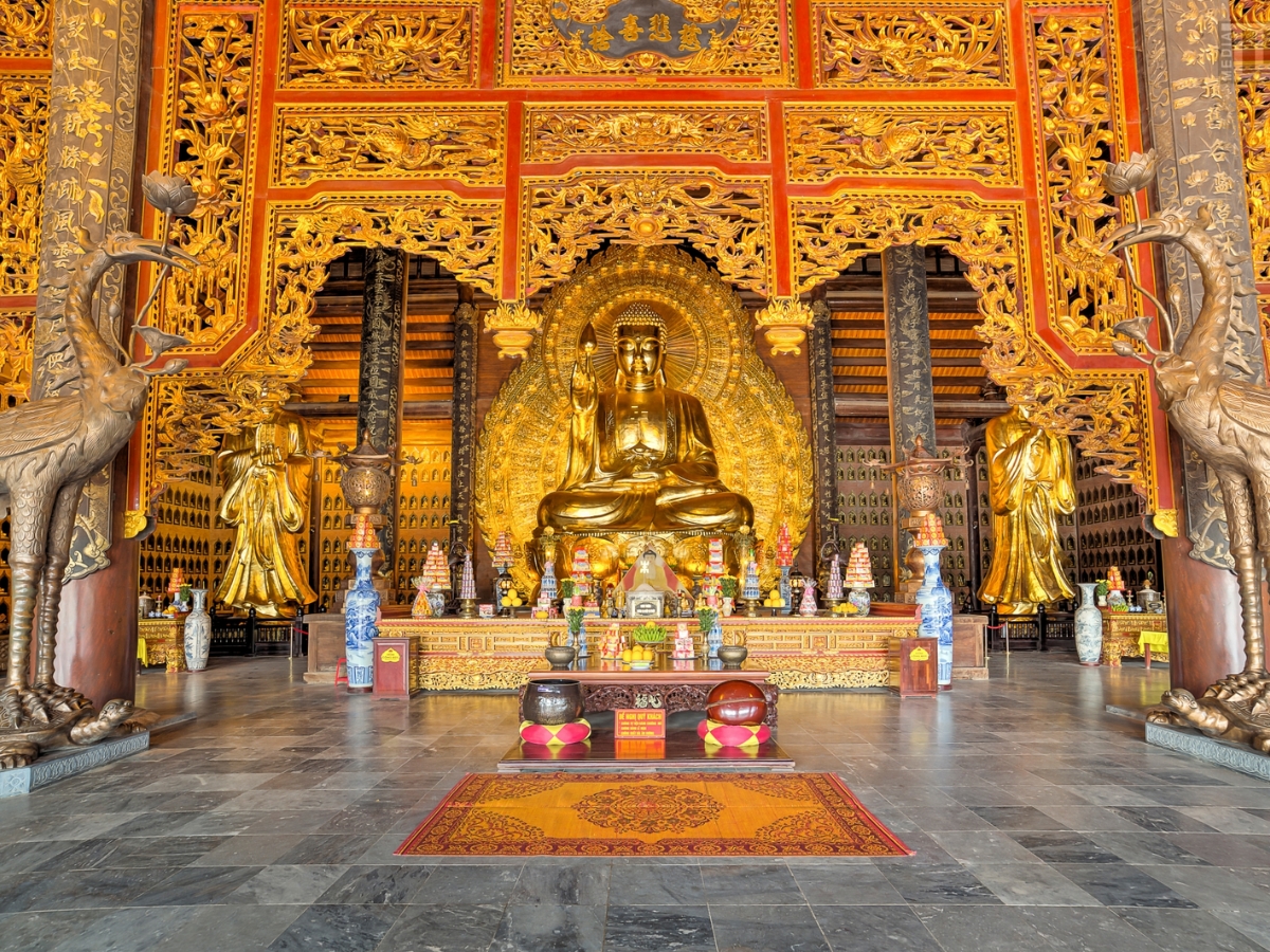 Du khách tới chùa Bái Đính đầu năm thường cầu bình an, sức khỏe cho bản thân và gia đình. (Nguồn: Sưu tầm)