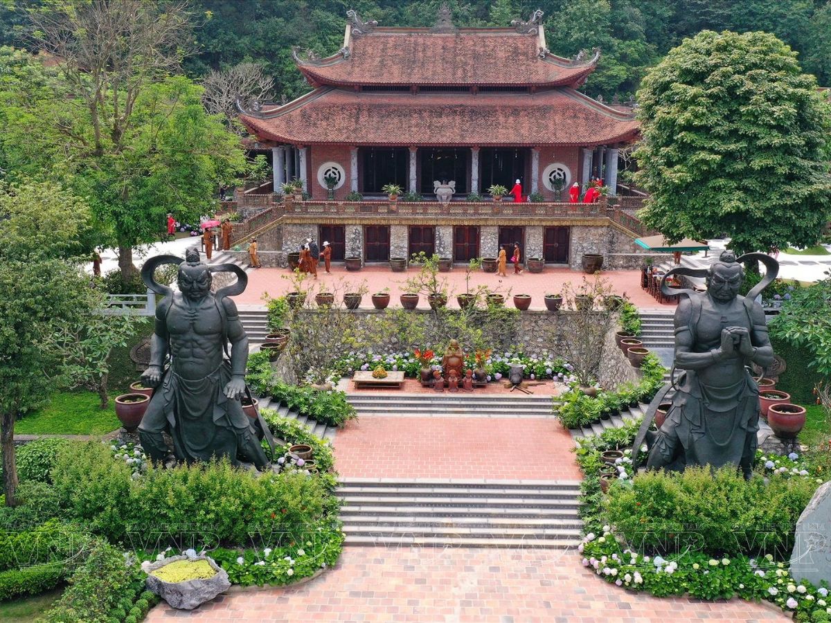 Tour Địa Tạng Phi Lai Tự là lựa chọn tâm linh yên tĩnh đầu năm.