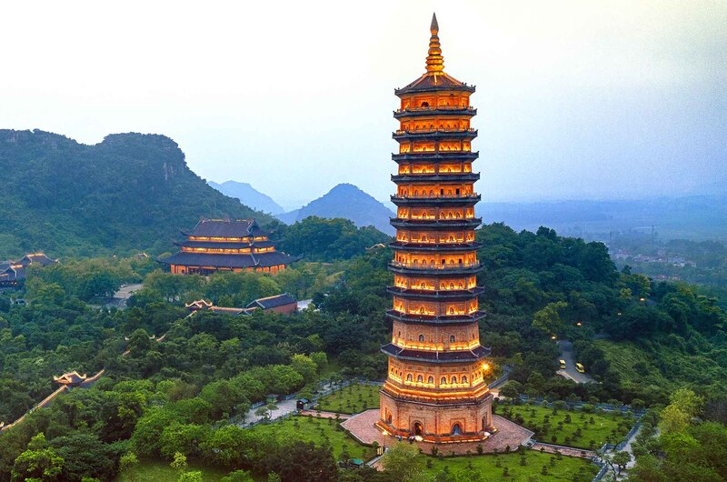 Chùa Bái Đính linh thiêng và hùng vĩ.