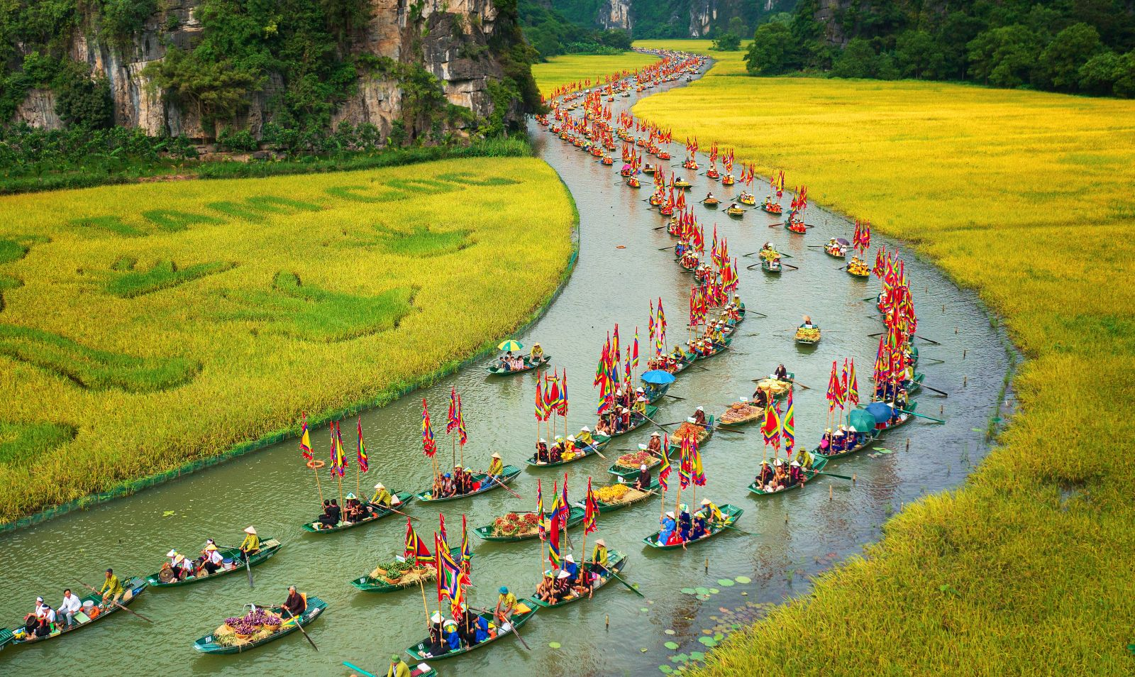 Tràng An được UNESCO công nhận là di sản thiên nhiên và văn hoá.
