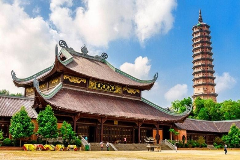 Chùa Bái Đính là điểm tham quan nổi tiếng khi đến với Ninh Bình.