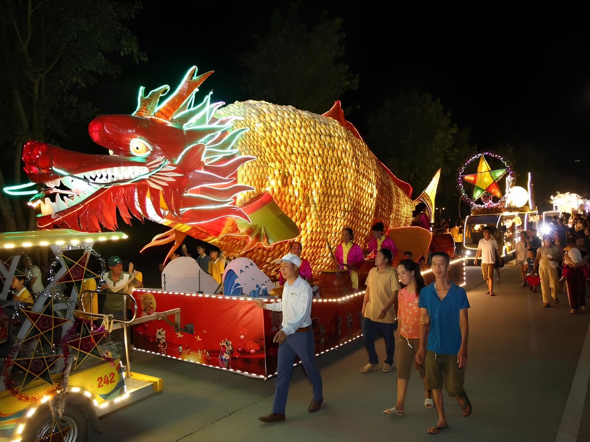 Đêm hội Trung thu bừng sáng với những mô hình đèn khổng lồ và dòng người cùng nhau rước đèn trên phố. (Nguồn: Sưu tầm)