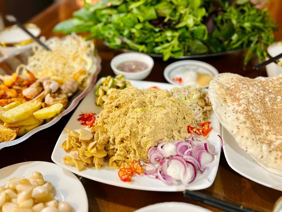 Du khách nên chọn món theo số lượng người và khẩu vị để cả nhóm dễ thưởng thức nhiều đặc sản Ninh Bình. (Nguồn: Sưu tầm)