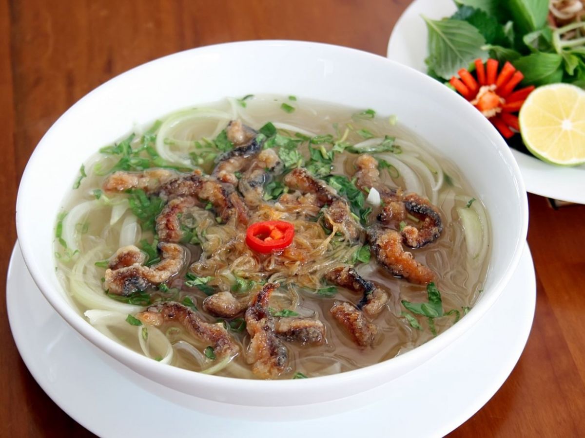 Miến lươn mang vị ngọt tự nhiên, phù hợp với du khách muốn dùng bữa tối vừa đủ và thanh nhẹ. (Nguồn: Sưu tầm)