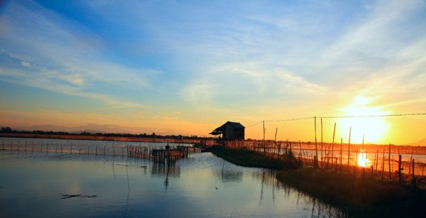 Hoàng hôn trên đầm Vân Long. (Nguồn: Sưu tầm)