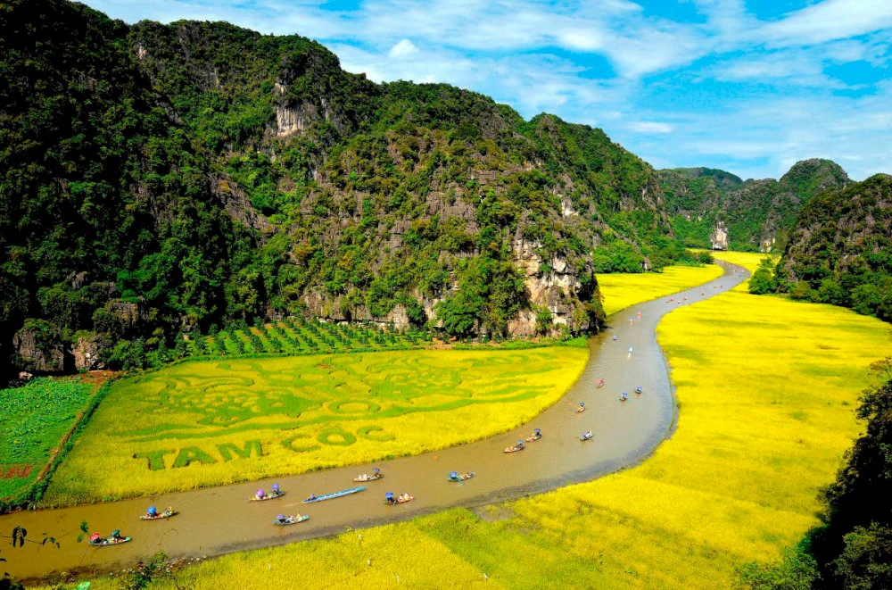 Tam Cốc hay Tràng An là các điểm du lịch kết hợp được nhiều người lựa chọn. (Nguồn: Sưu tầm)