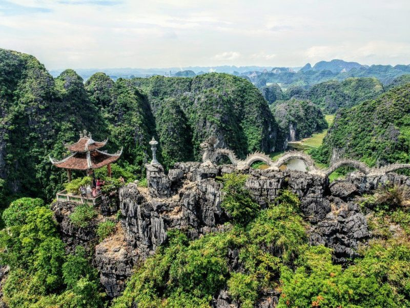 Du khách có thể kết hợp đạp xe Tam Cốc và tham quan Hang Múa trong lịch trình của mình. (Nguồn: Sưu tầm)