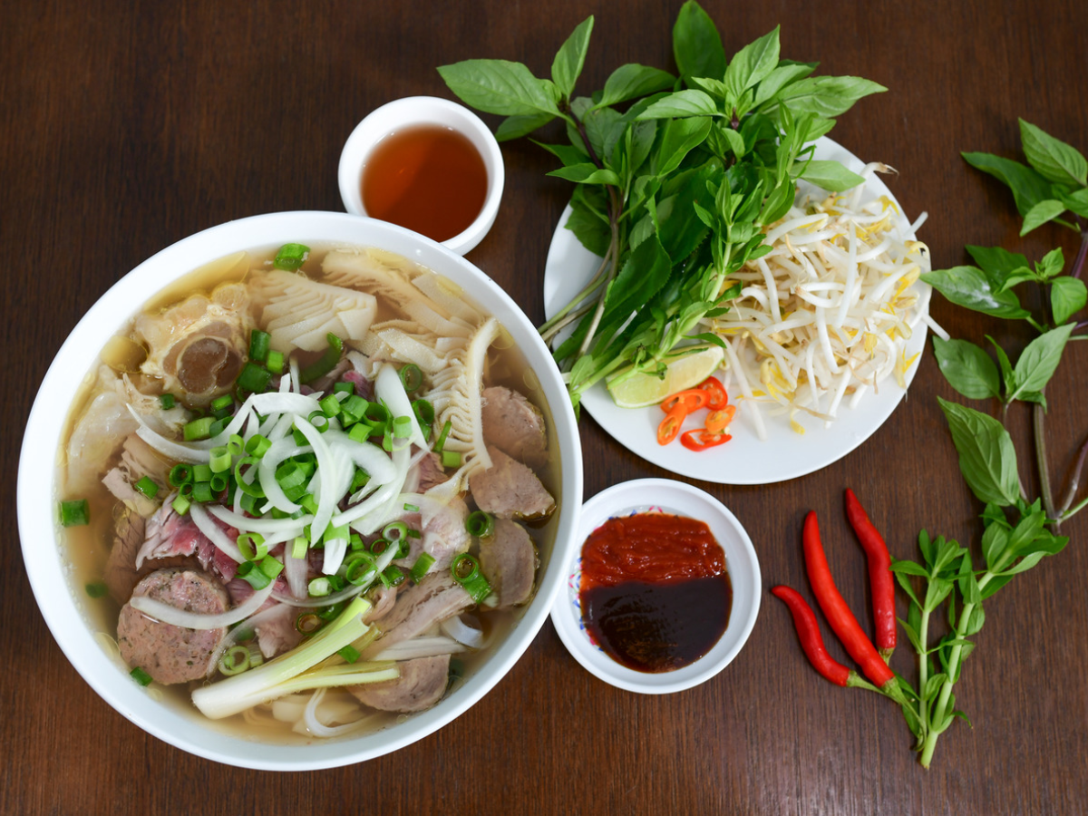 Thưởng thức các món đặc sản nổi tiếng tại Hà Nội. (Nguồn: Sưu tầm)
