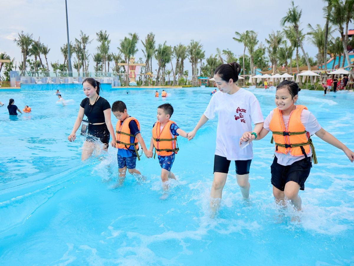 Sun World Ha Nam có nhiều trải nghiệm vui chơi giải trí giúp chuyến nghỉ dưỡng của du khách thêm phần thú vị. (Nguồn: Sưu tầm)