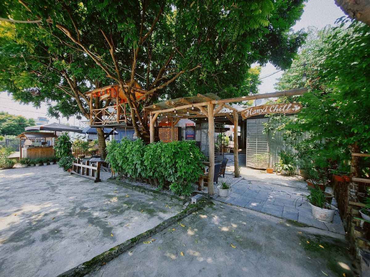 Hanxi Coffee & Tea có không gian mộc mạc, yên bình và thoáng đãng. (Nguồn: Sưu tầm)
