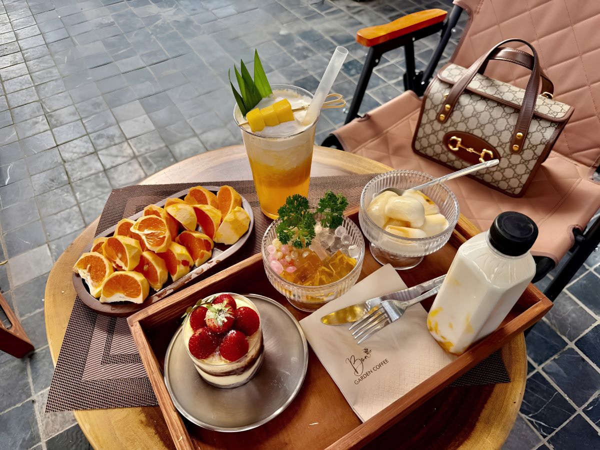 Thực đơn đồ uống đa dạng với nhiều lựa chọn phù hợp cho khách ghé quán cà phê sân vườn Hà Nam. (Nguồn: Sưu tầm)