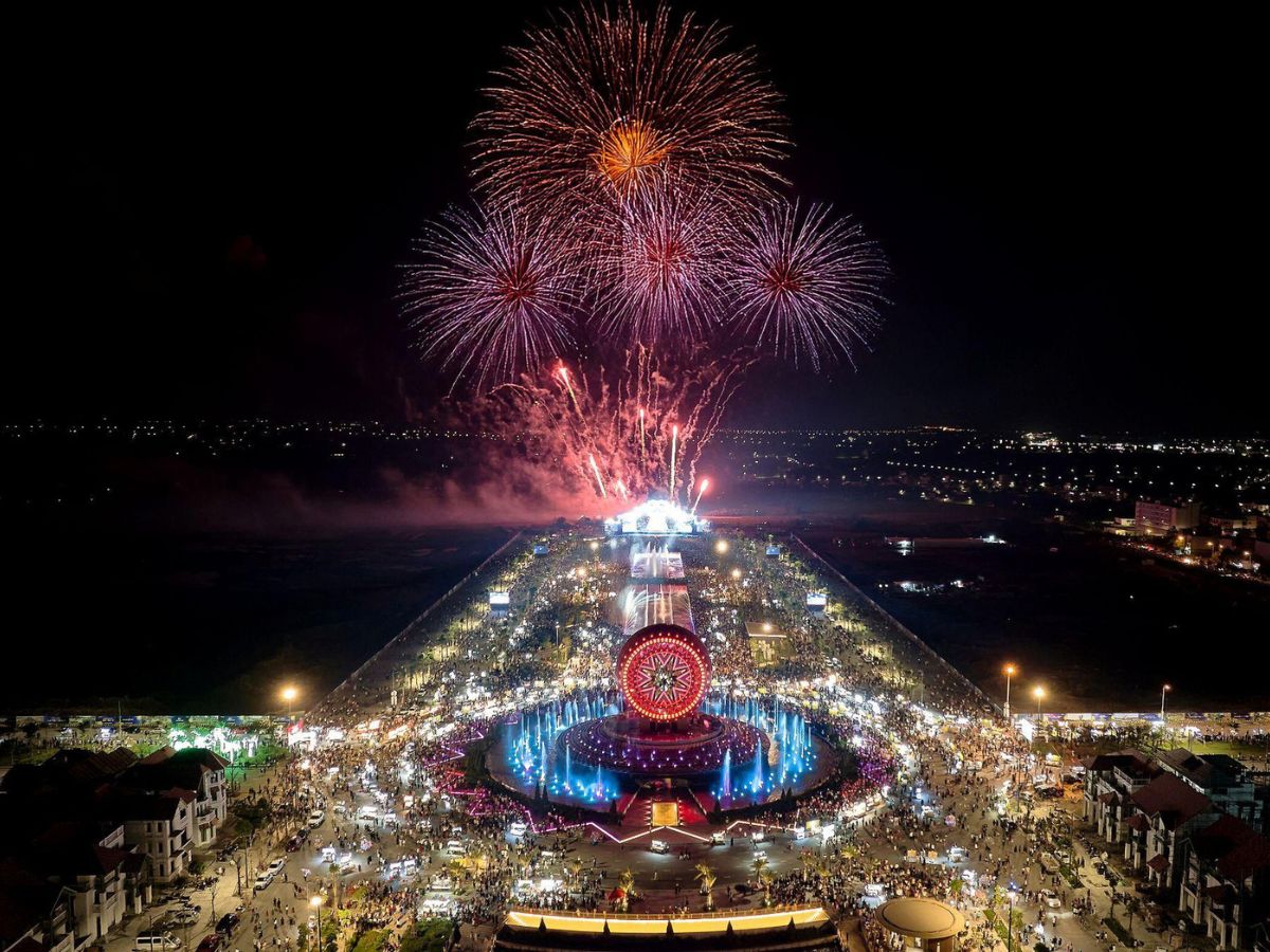 Pháo hoa rực rỡ mỗi cuối tuần tại Sun Urban City