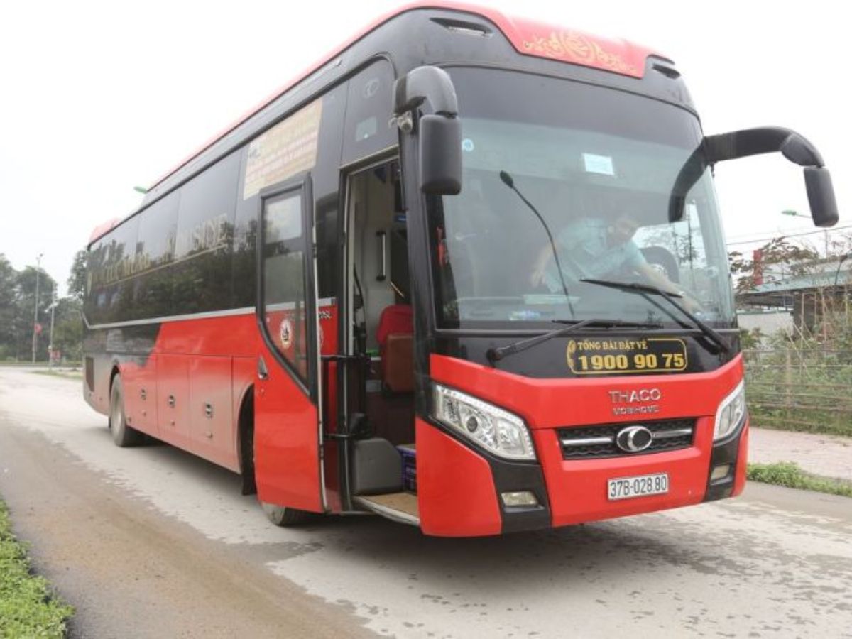 Xe khách là một lựa chọn tiện lợi cho du khách