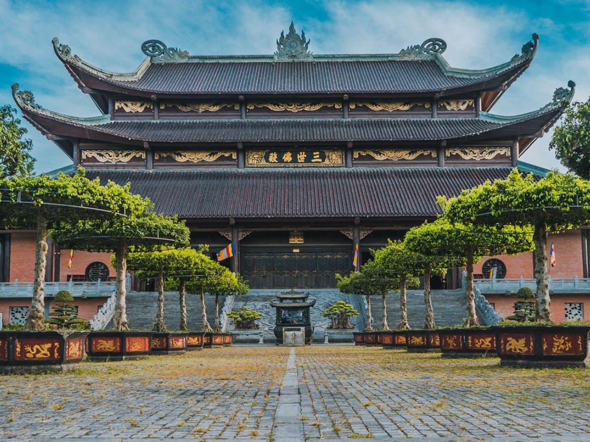 Chùa Bái Đính - ngôi chùa đồ sộ nhất Đông Nam Á.