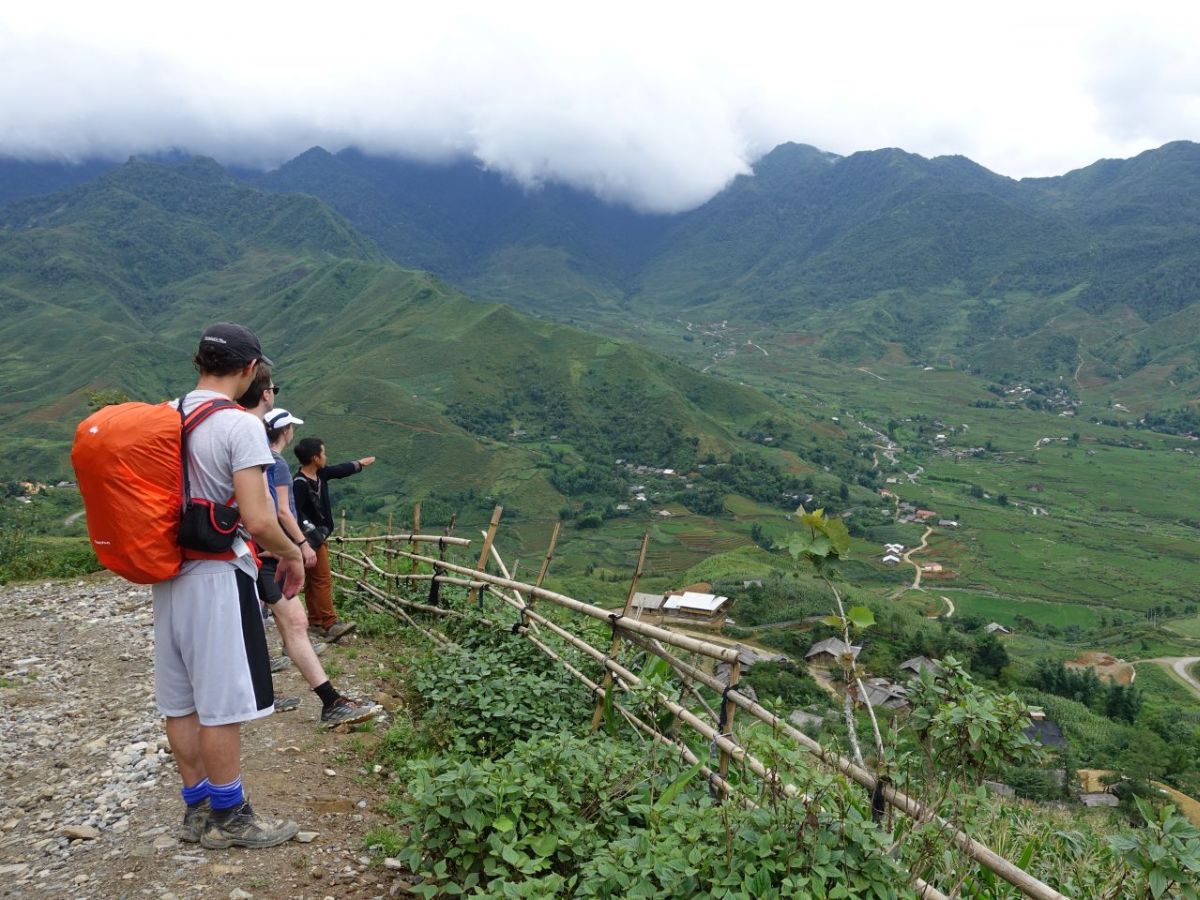 Trải nghiệm mạo hiểm khi tham gia trekking mùa mưa tại Sa Pa.