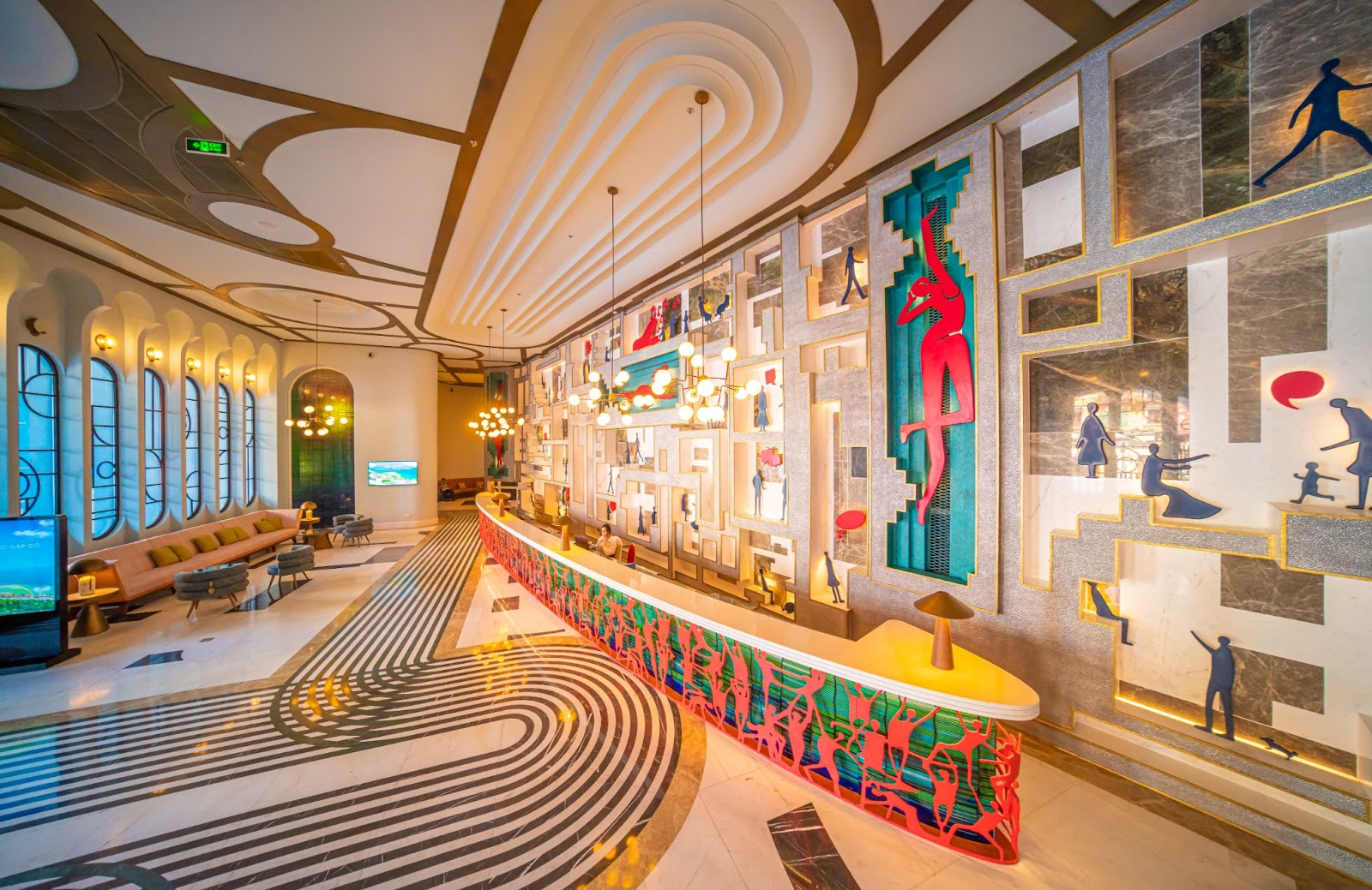 The mid century modern vibe at Sun Signature Gallery reflects Phu Quoc’s artistic energy. (Photo: collected)