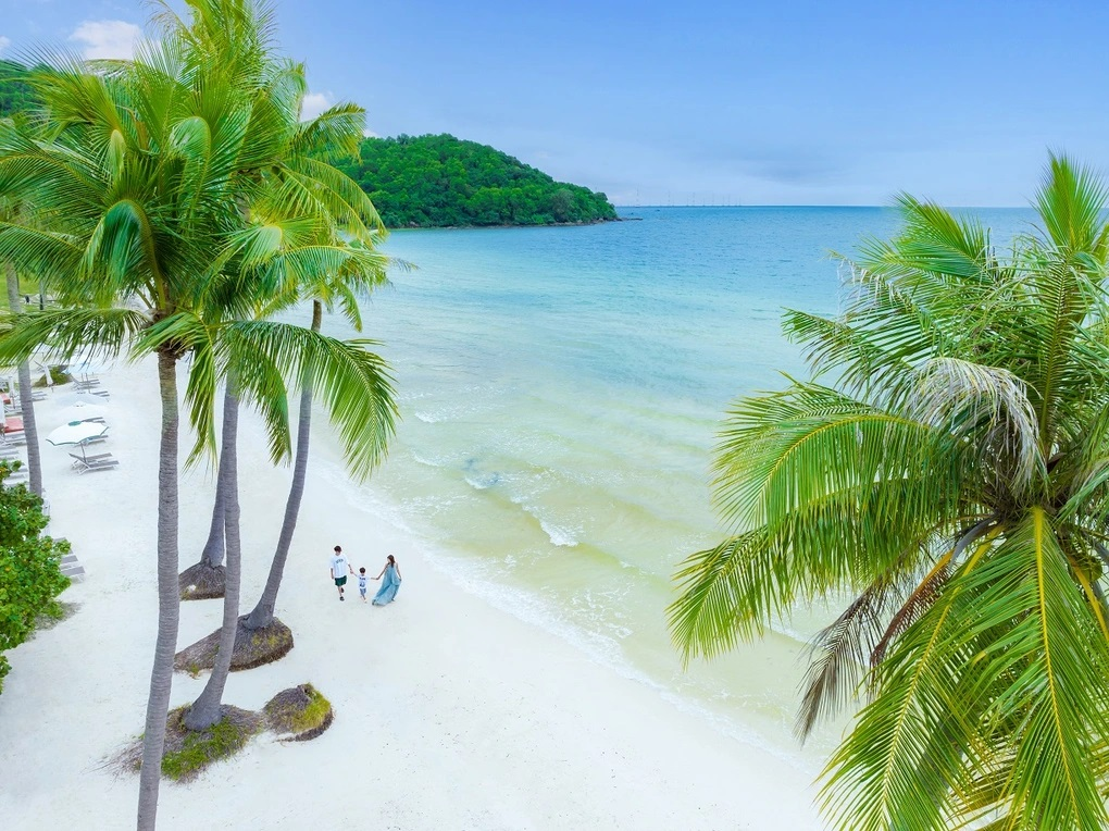 Sao Beach’s white sands and calm sea create the ultimate escape. (Photo: collected)