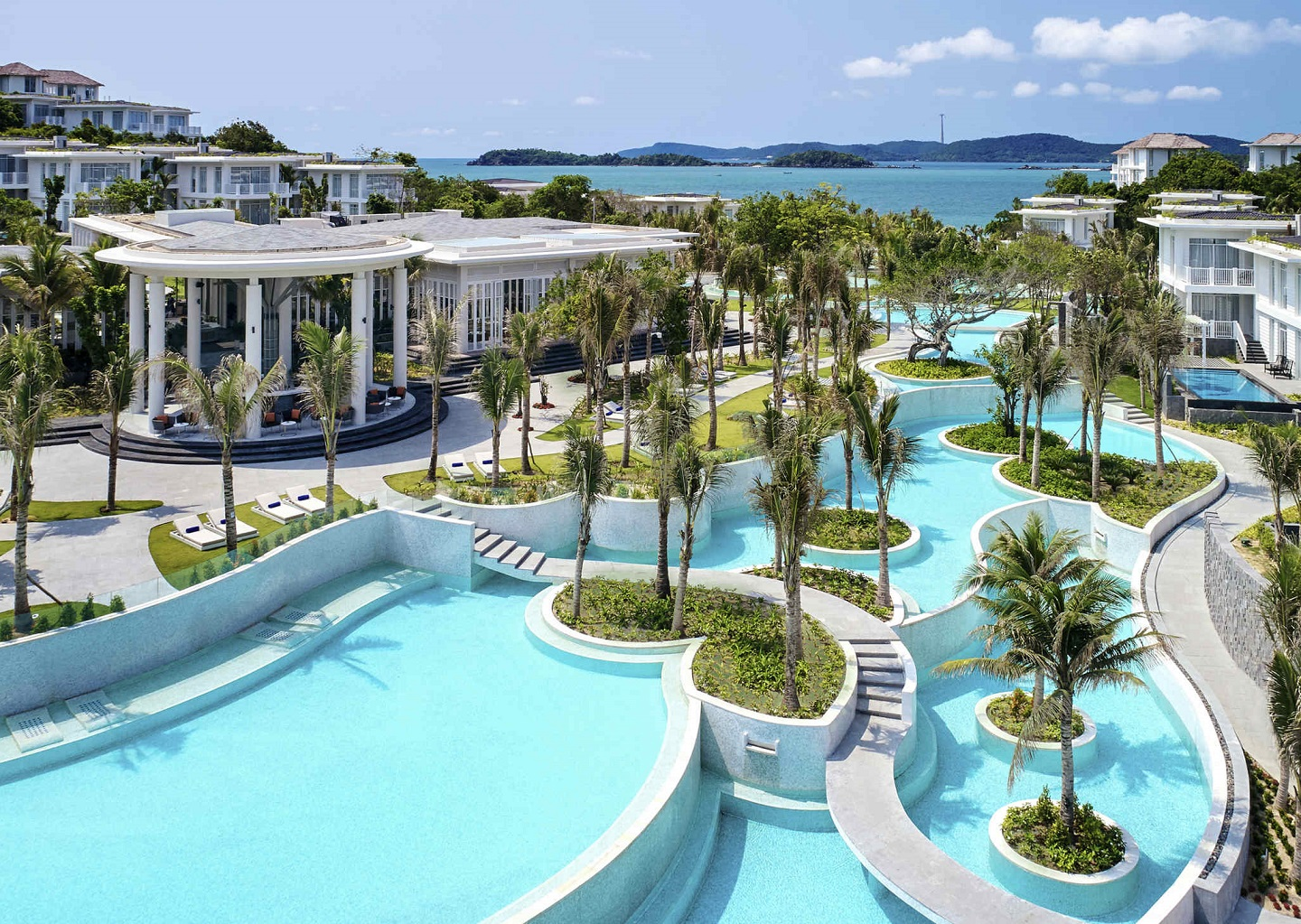 Seaside villas at Ong Doi Cape for quiet, sun-filled family days. (Photo: Collected)